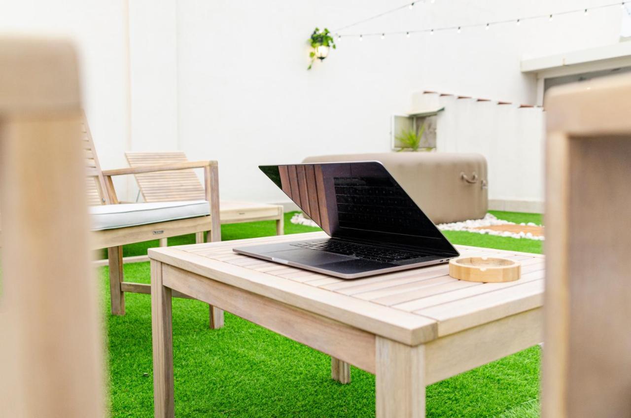 Apulialux Private 100Mq Rooftop Oasis W Jacuzzi Apartment Bari Ngoại thất bức ảnh