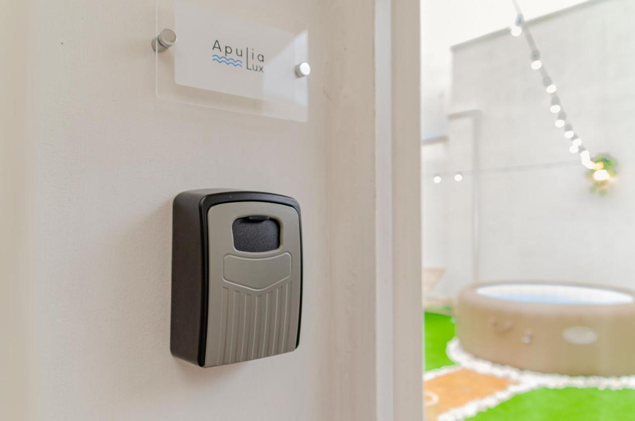 Apulialux Private 100Mq Rooftop Oasis W Jacuzzi Apartment Bari Ngoại thất bức ảnh
